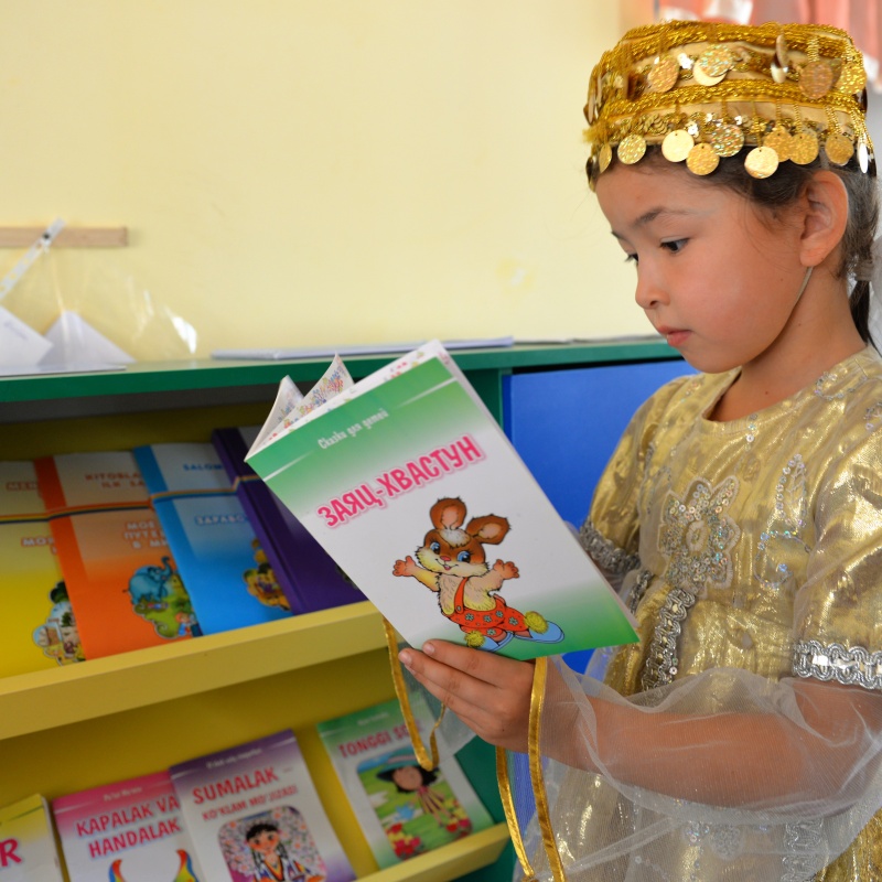 Over 658,000 children received storybooks to support the home-based early reading initiative sponsored by the GPE-funded program. Credit: World Bank / Mirzo Ibragimov